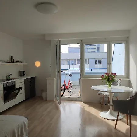 Mit Terrasse In Zentraler Lage * غراتس