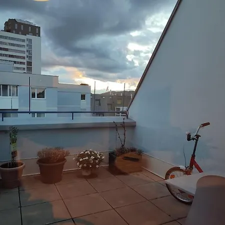 Mit Terrasse In Zentraler Lage غراتس